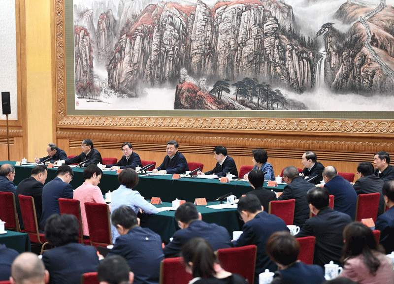 2019年3月18日，中共中央總書記、國家主席、中央軍委主席習近平在北京主持召開學校思想政治理論課教師座談會并發(fā)表重要講話。新華社記者 謝環(huán)馳 攝
