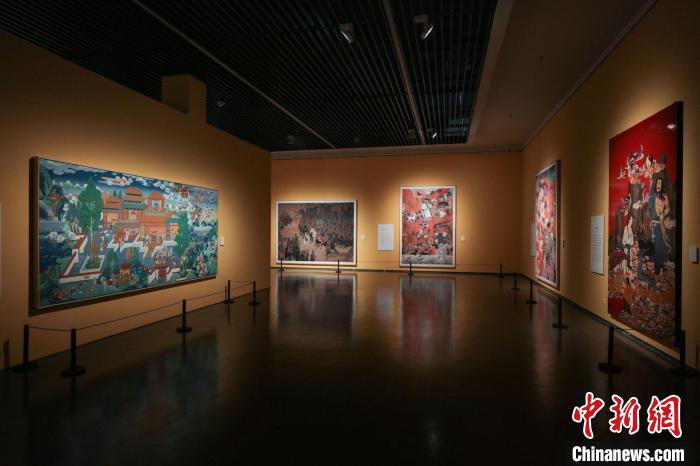 “開天辟地——中華創(chuàng)世神話文藝創(chuàng)作與文化傳播工程”成果展?！≈腥A藝術(shù)宮(上海美術(shù)館) 攝